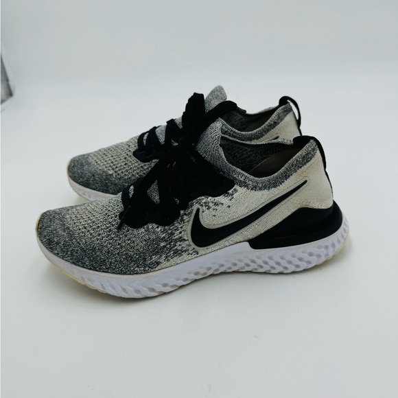 Nike Womens Epic React Flyknit 2 Black and White size 6.5 - Picture 5 of 11